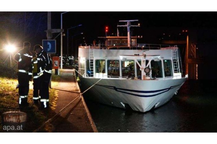 Austria: 11 persoane au fost rănite după ce o navă de croazieră bulgară s-a izbit de o ecluză pe Dunăre