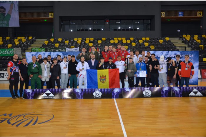 Lotul național de lupte corp la corp a cucerit 21 de medalii de aur și trei de argint la Campionatul European