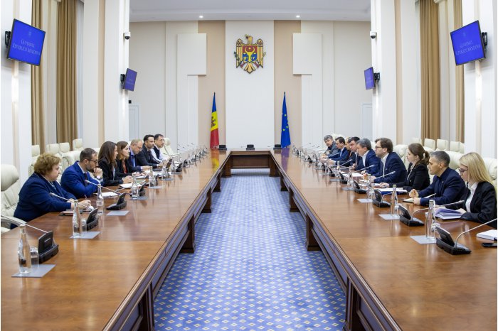 Moldovan PM meets IMF team