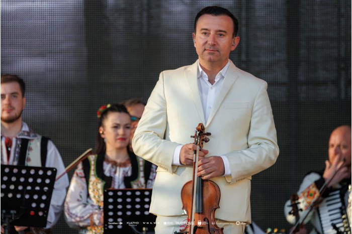 Dirijorul și violonistul Vasile Advahov își sărbătorește ziua de naștere