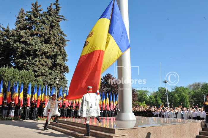 Vicepremierul Mihai Popșoi: „Drapelul nu este doar