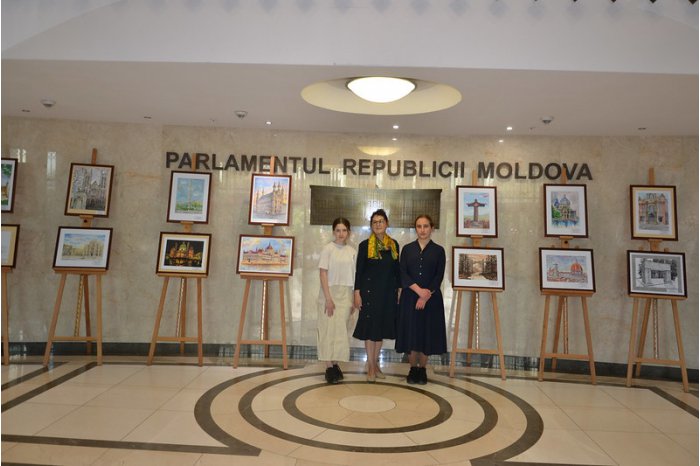 Moldovan parliament organizes painting exhibition 
