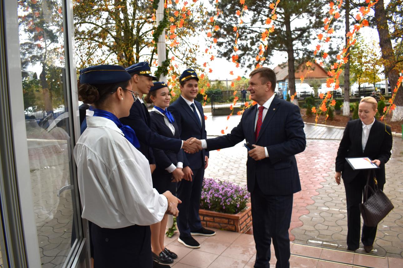 Moldovan deputy PM for reintegration participates in marking 30 years of work of theoretical lyceum from Grigoriopol