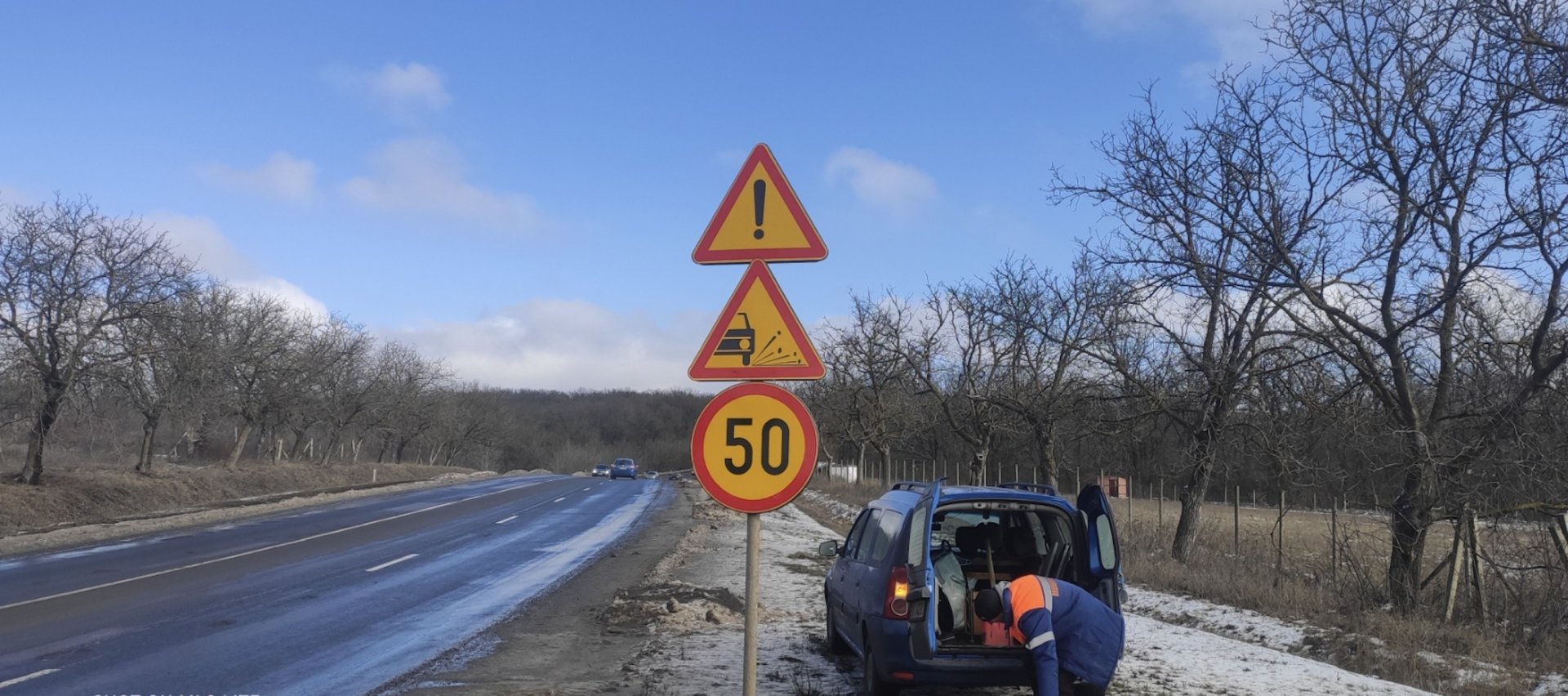 Drumarii intervin în mai multe raioane: traficul pe traseele naționale se desfășoară în condiții bune, dar șoferii sunt avertizați de ceață