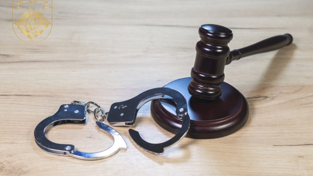 Tâlhării cu arme improvizate și electroșoc în capitală: patru inculpați ajung după gratii