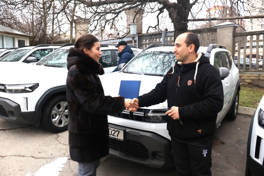 Opt Structuri teritoriale de Asistență Psihopedagogică, dotate de MEC cu mijloace de transport