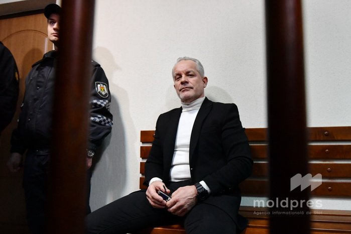 Audierea fostului democrat Vladimir Plahotniuc în dosarul fraudei bancare a fost reprogramată, acesta a invocat că este bolnav