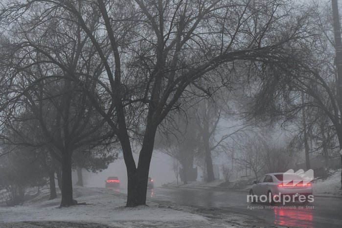 METEO // Ghețuș pe drumuri: temperaturi de până la +6°C, miercuri