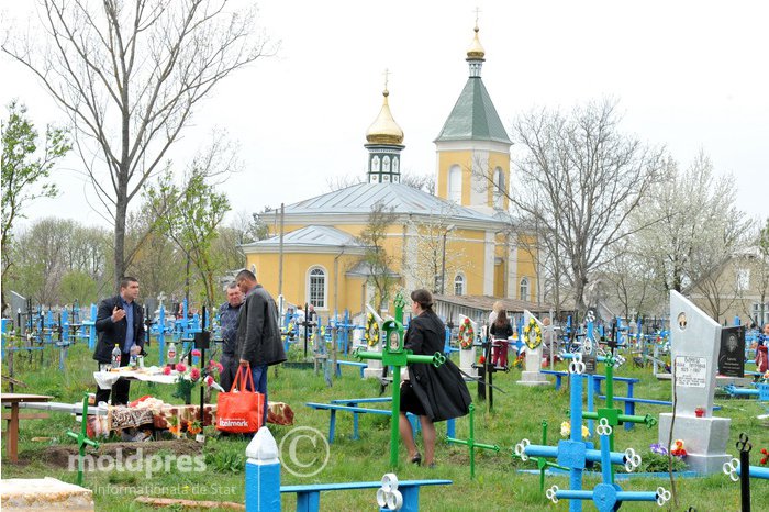Creștinii ortodocși sărbătoresc Paștele Blajinilor