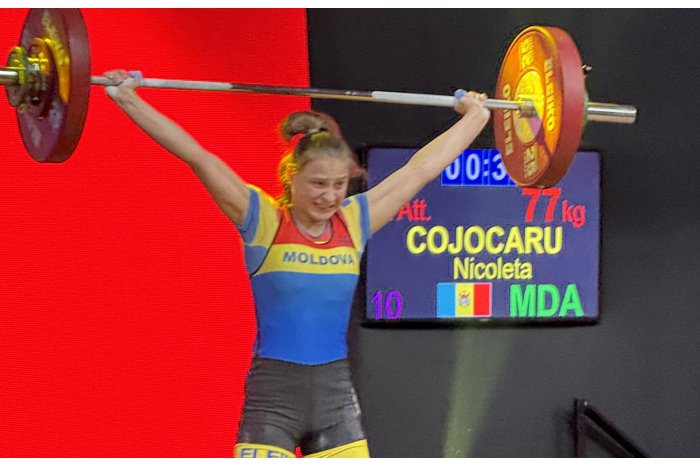 Молдавская тяжелоатлетка завоевала три 