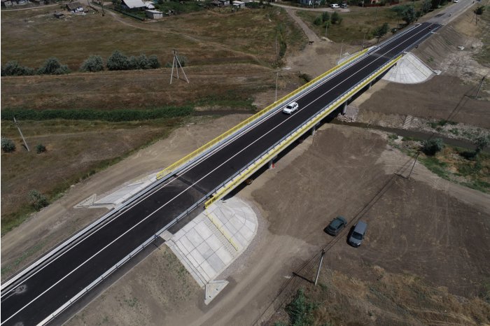 ПРАВИТЕЛЬСТВО СТРОИТ: Возобновлено движение по автодорожному мосту в Басарабяске 