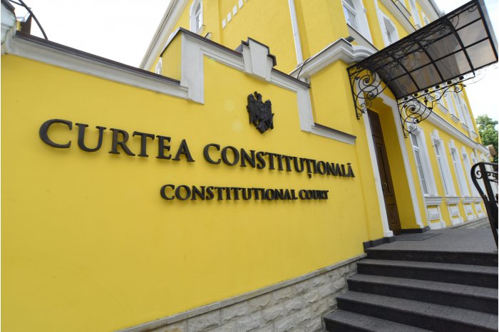 Curtea Constituțională a declarat inadmisibile sesizările privind votul prin corespondență
