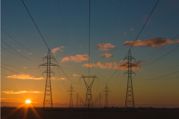 Экстремальные температуры привели к увеличению спроса на электроэнергию. Energocom закупает необходимую энергию на румынском рынке