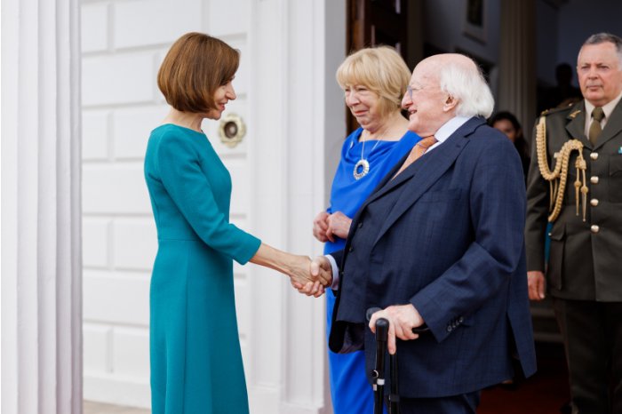 Президент Майя Санду встретилась со своим коллегой Майклом Д. Хиггинсом и премьер-министром Саймоном Харрисом: «Я приветствовала решение официального  Дублина открыть посольство Ирландии в Кишинэу»
