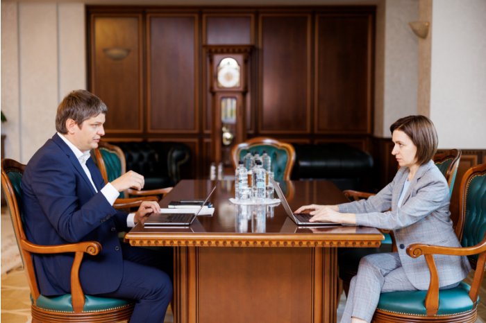 Moldovan president discusses achievements of Infrastructure and Regional Development Ministry