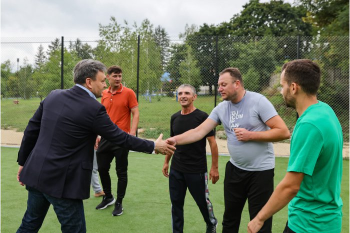 Moldovan PM visits two projects carried out within European Village Programme in Ocnita district  