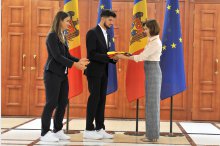 Președinta Maia Sandu a înmânat drapelul Lotului Național pentru participarea la Jocurile Olimpice'
